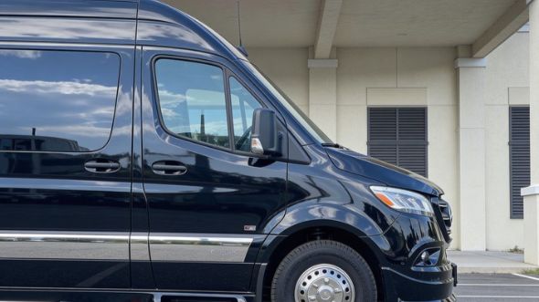 lakeland 12 passenger sprinter van