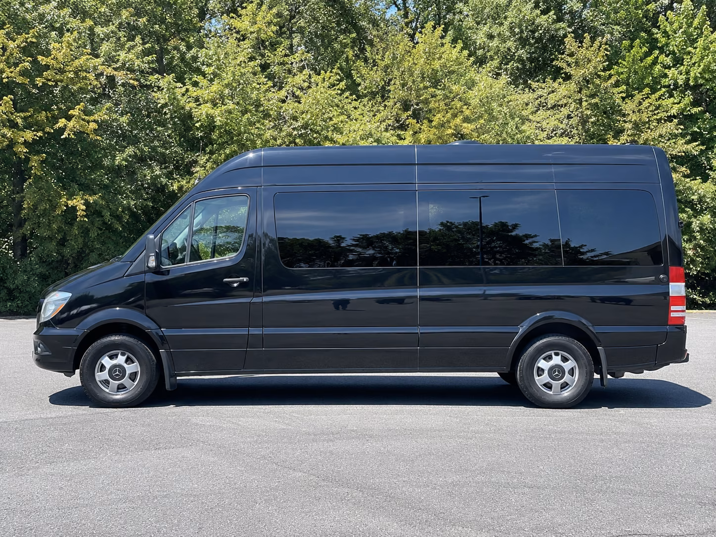 10 passenger sprinter van