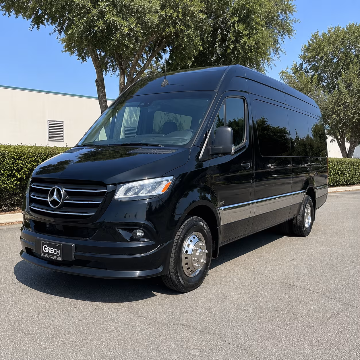 find the perfect transportation for your next airport transfer 3