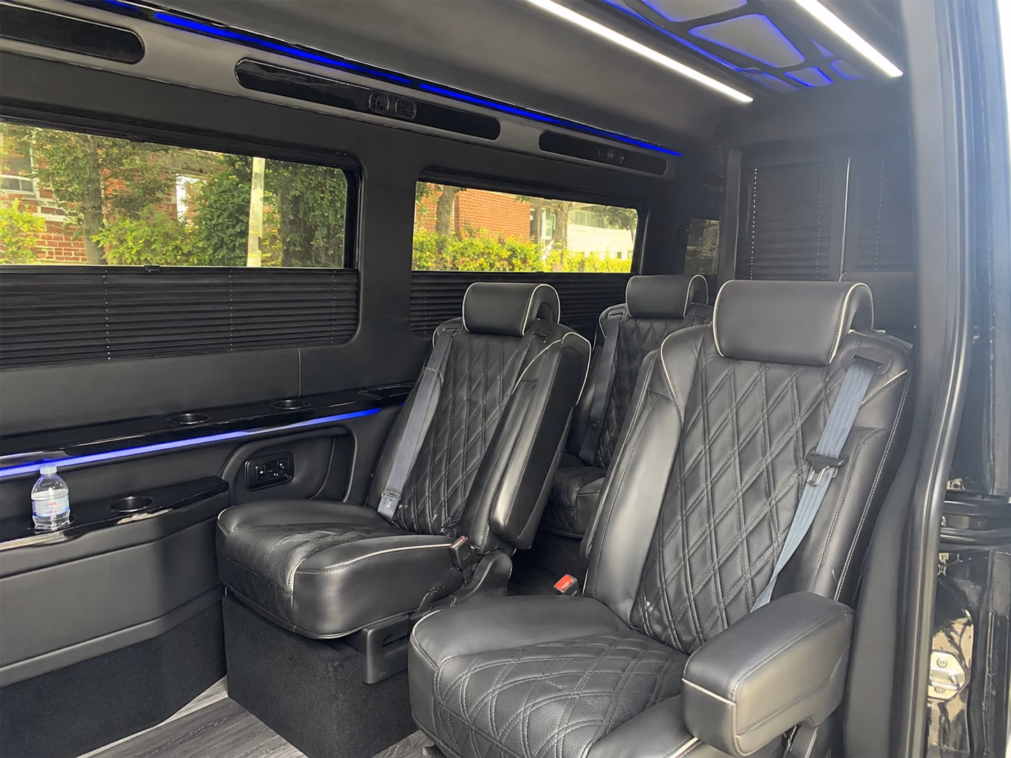 find the perfect transportation for your next airport transfer 5
