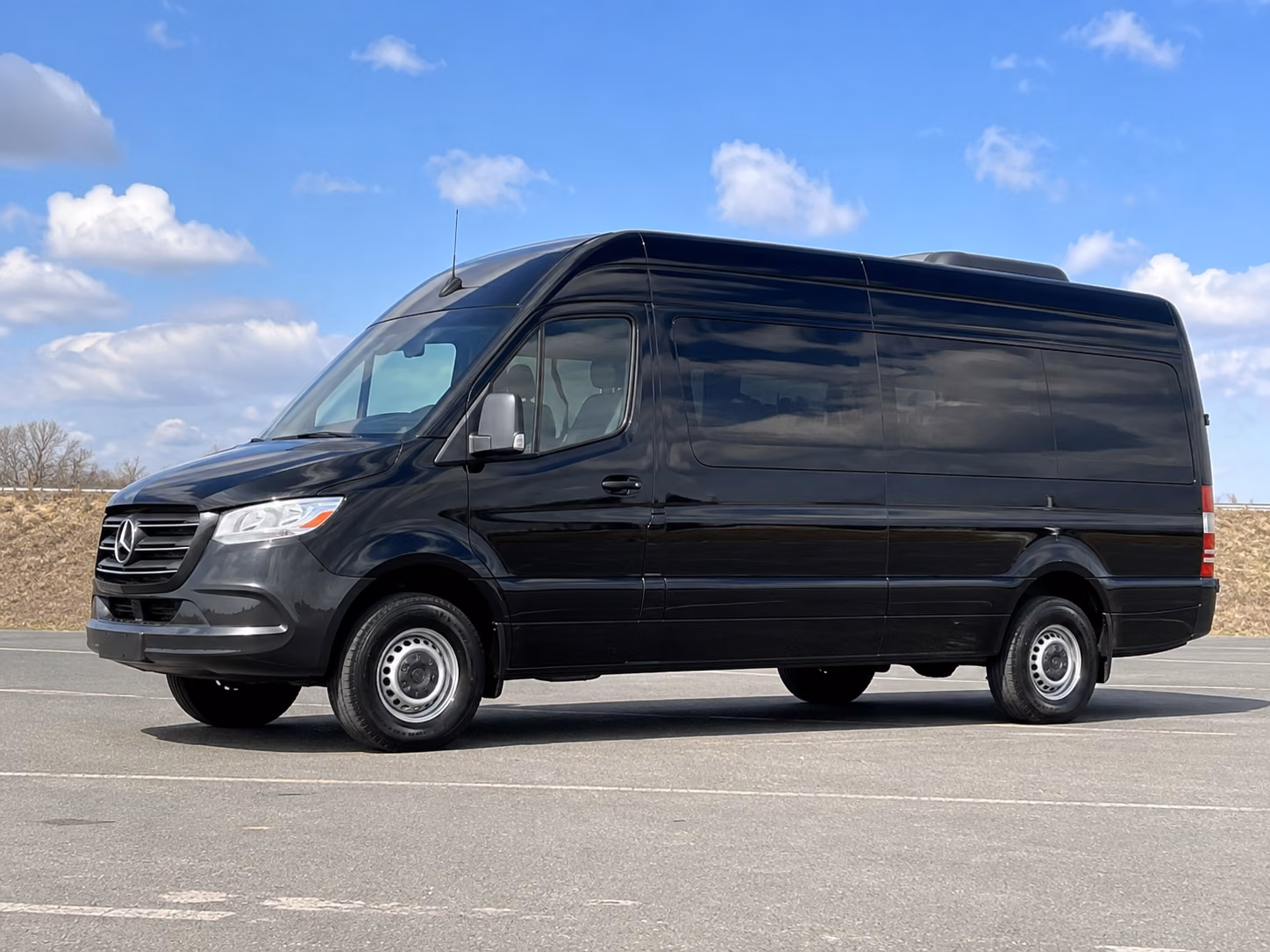 lakeland 15 passenger sprinter van