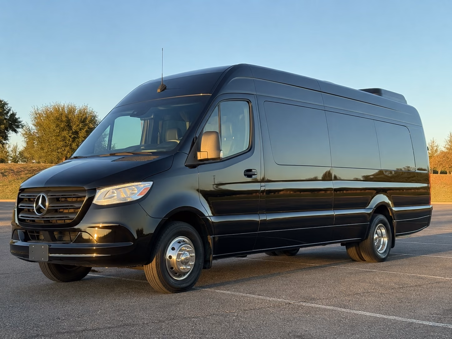 lakeland 20 passenger sprinter van